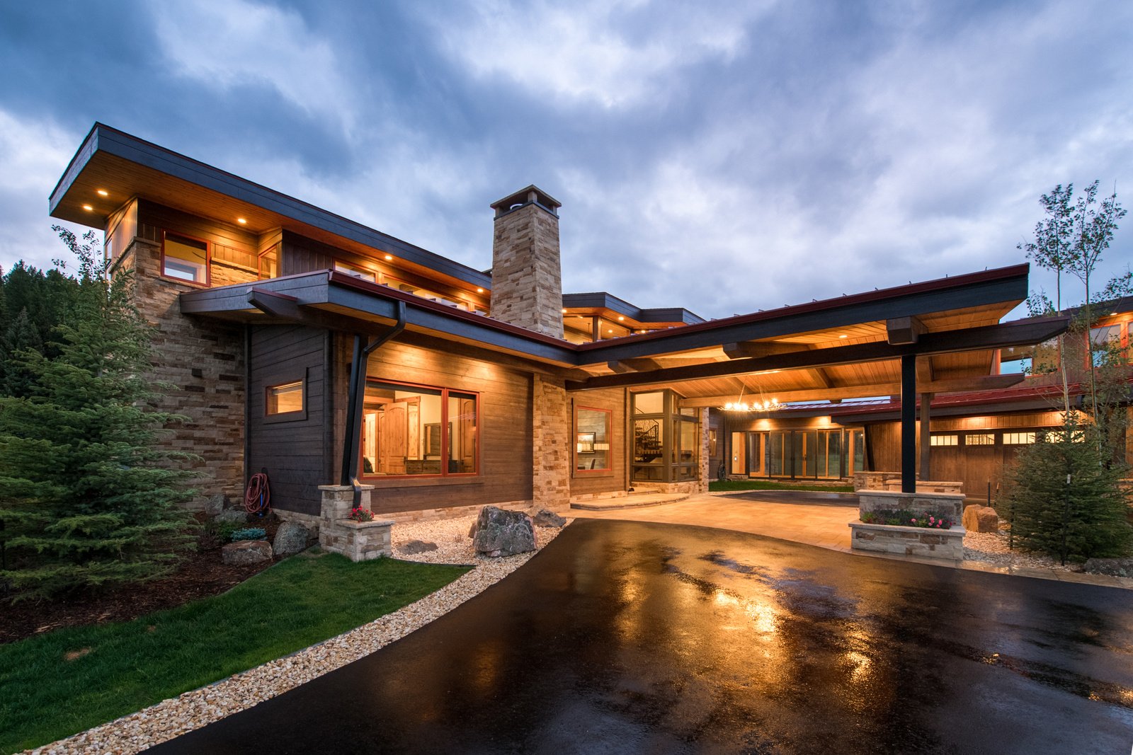 honka-log-home-reference-upperbearcreek-usa-unique-exterior-001-ID9303016_0048 (2)