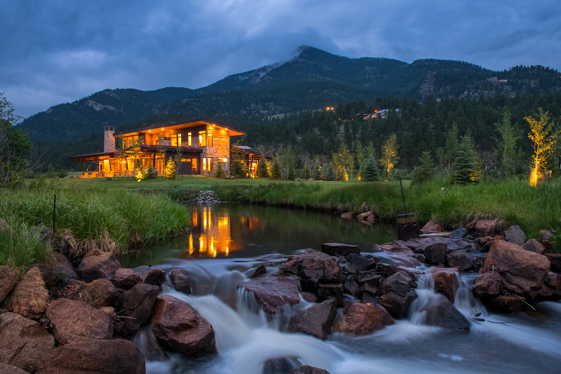 honka-log-home-reference-upperbearcreek-usa-unique-exterior-001-ID9303016_0055