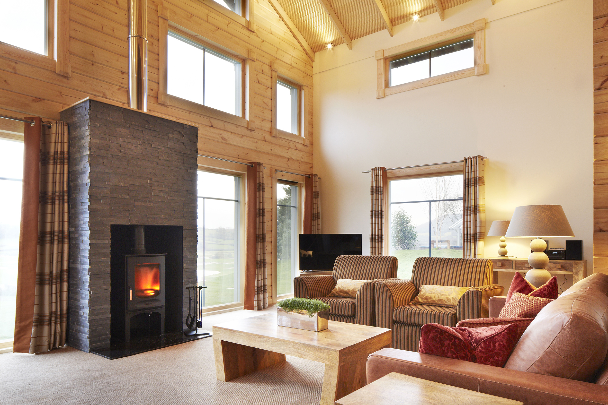 honka-reference-resort-hunter-lodges-celtic-manor-uk-interior-008